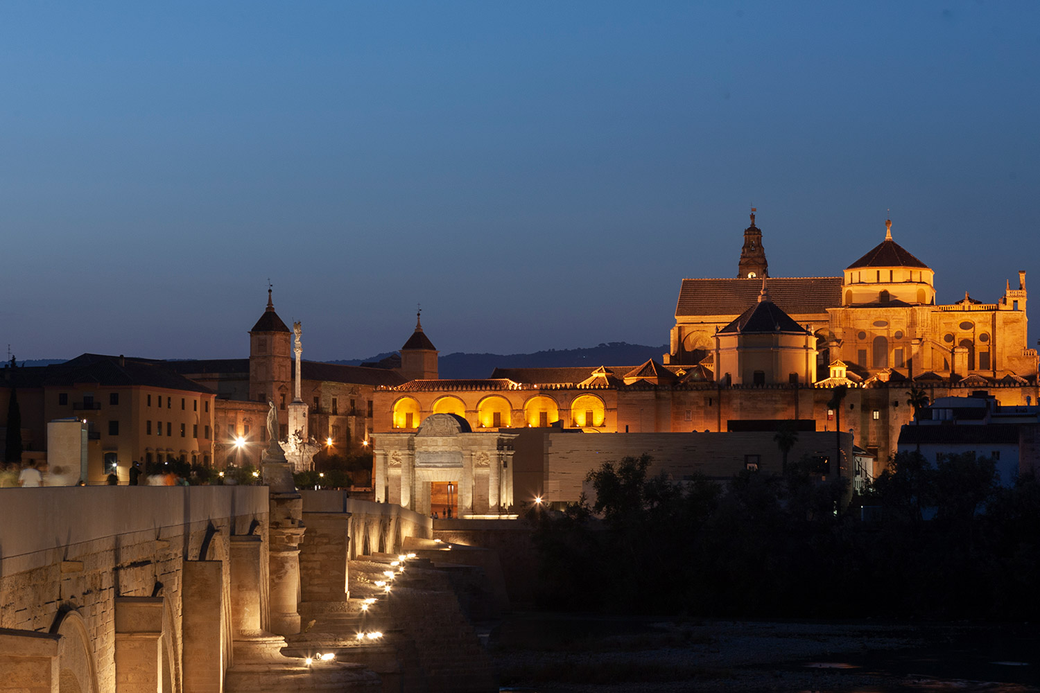 Ödüllü Araştırma, Makale ve Bilgi Yarışması